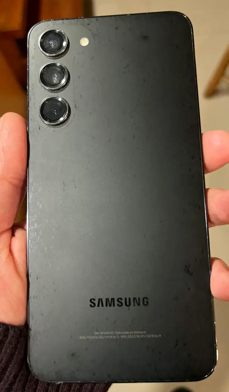 Samsung s23+ 256gb detalles estéticos - 5