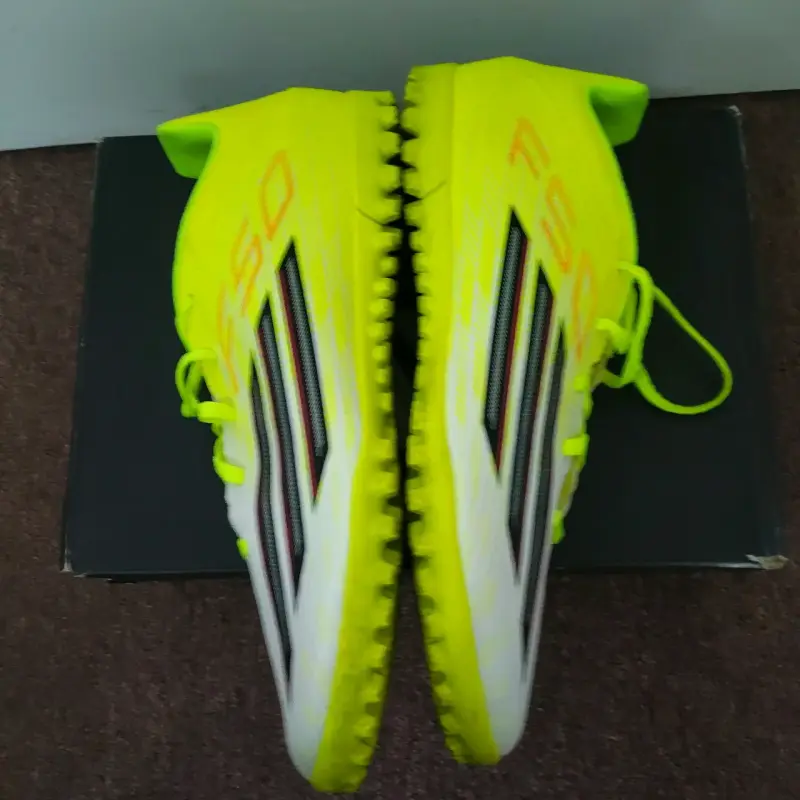Zapatillas de fútbol Adidas F50 amarillas - 4