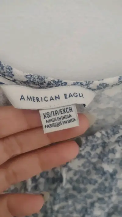 Blusa sin mangas American Eagle. Talla xs - miniatura 2