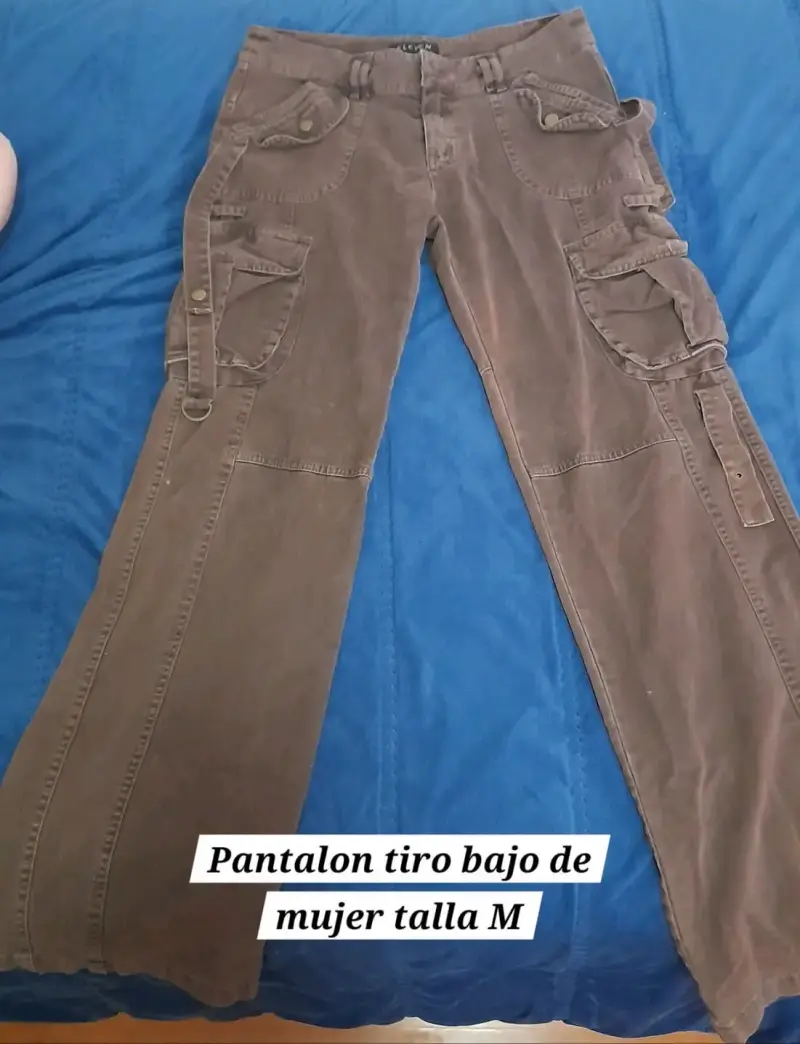 Polerón de mujer rosado y pantalón - 2