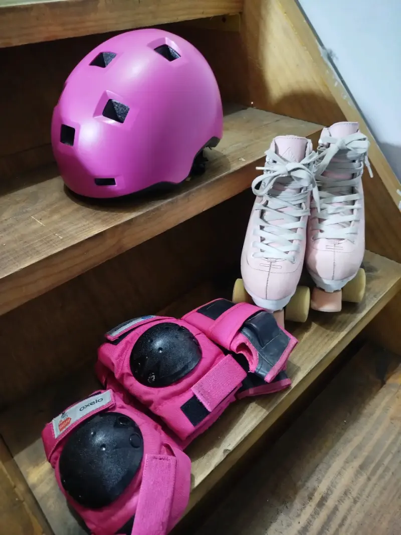 Patines de cuatro ruedas Oxelo rosa con protecciones - 2