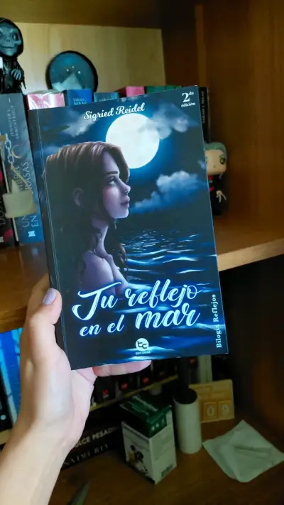 Libro 'Tu reflejo en el mar' de Sigrid Reidel - miniatura 1