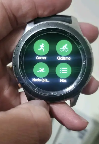 Smartwatch Samsung Galaxy Watch con cargador - miniatura 2
