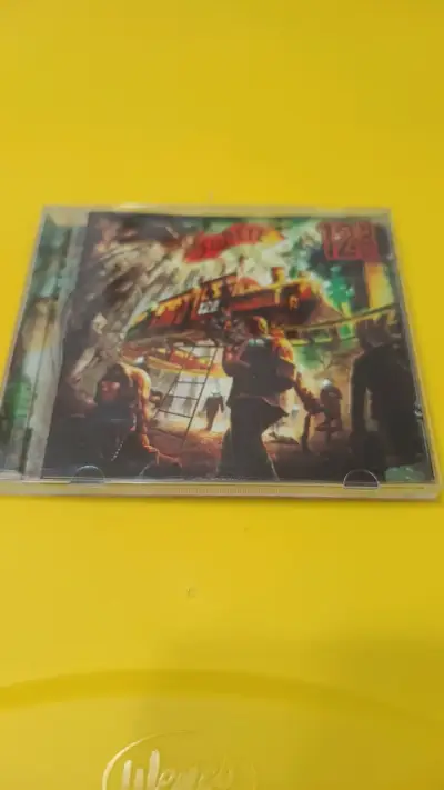 CD de música 12 Tribus con carátula artística - miniatura 1