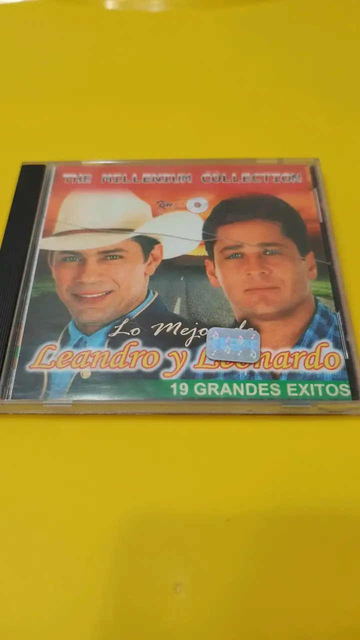CD Leandro y Leonardo 19 Grandes Éxitos - 1
