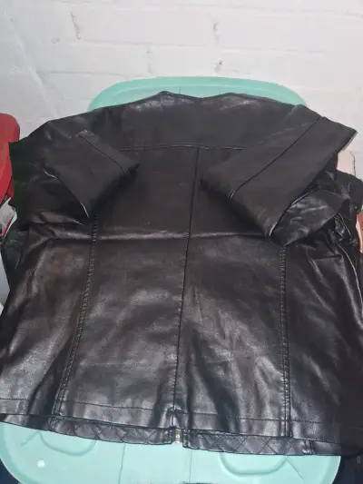 Chaqueta de cuero negra con forro de lana - miniatura 5