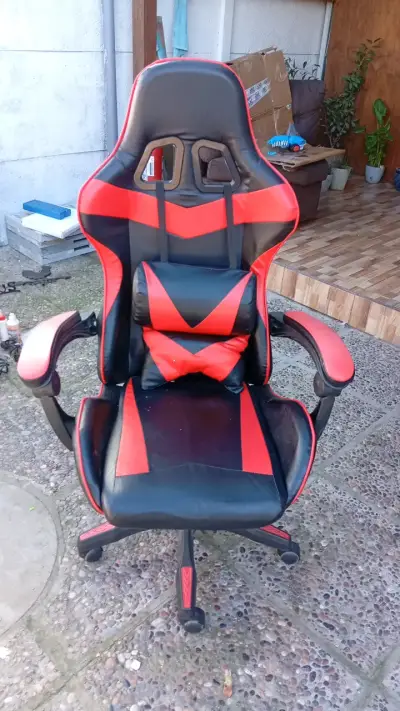 Silla gamer ergonómica negra y roja - miniatura 1