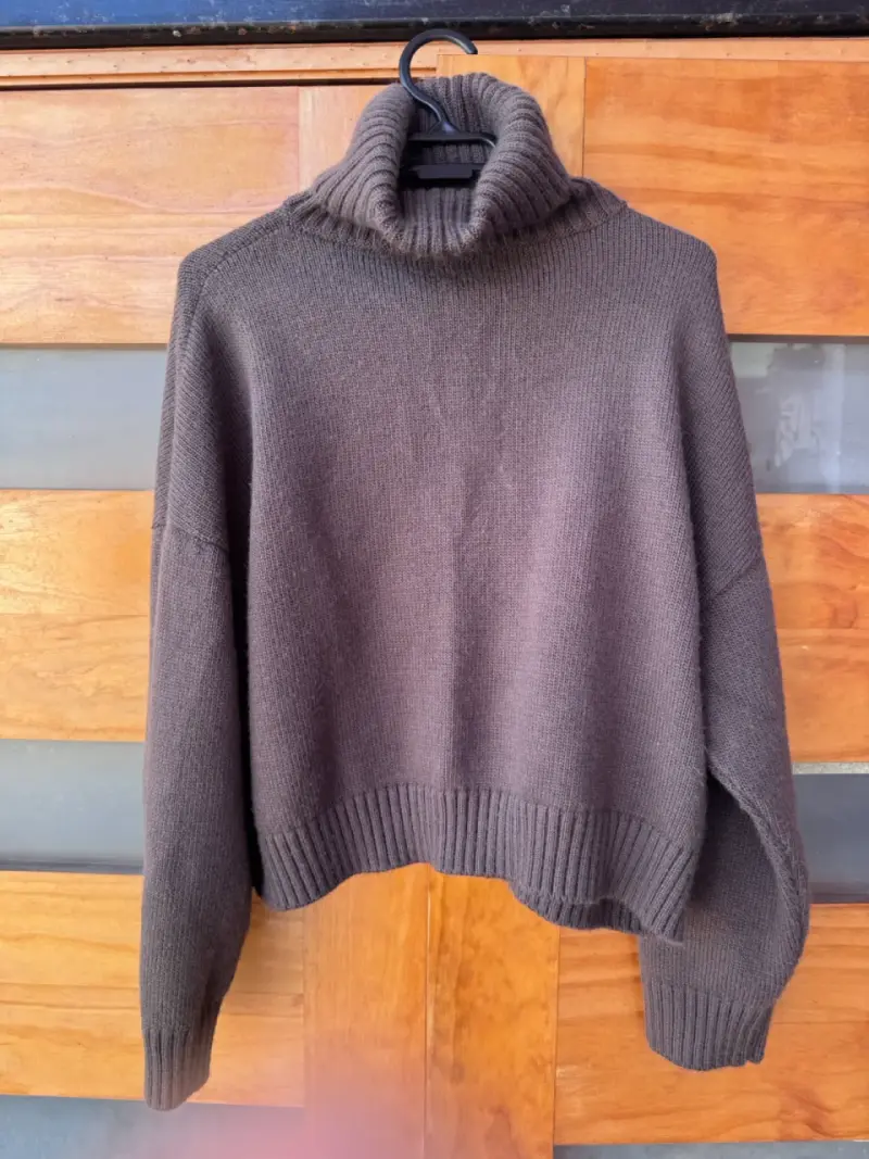 Chaleco LPK de lana marrón con cuello alto - 1