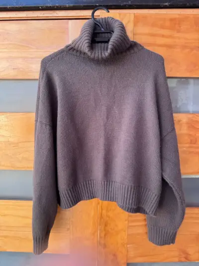 Chaleco LPK de lana marrón con cuello alto - miniatura 1