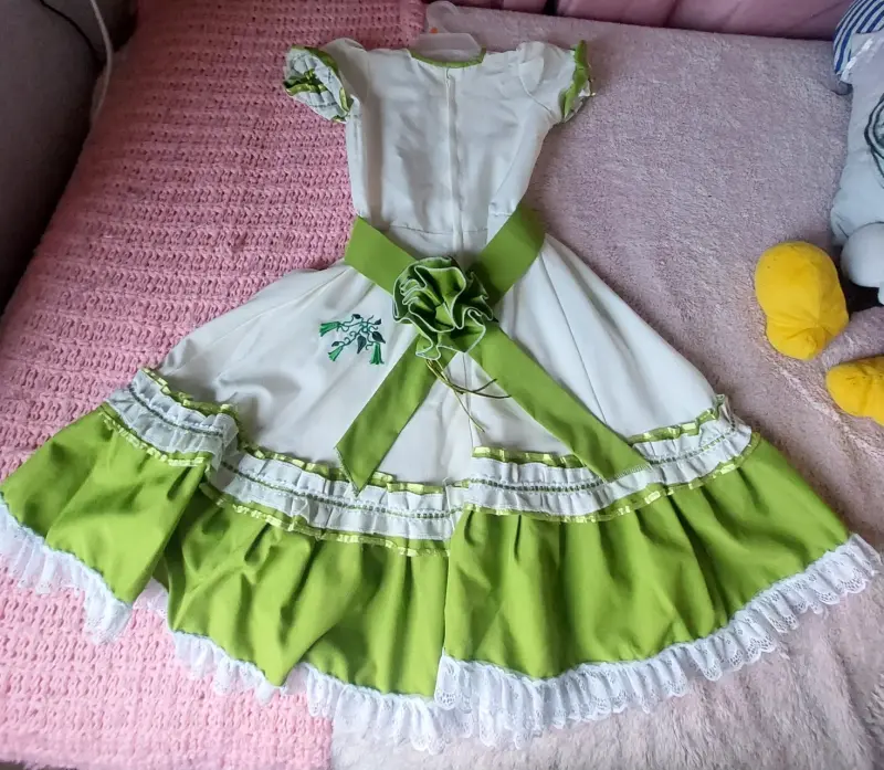 Vestido de niña blanco y verde con volantes T/12 - 2