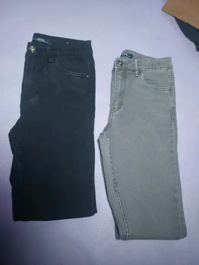 Pantalones de mezclilla negros y grises para mujer - miniatura 3