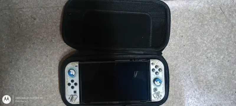 Consola Nintendo Switch OLED con Accesorio - 2