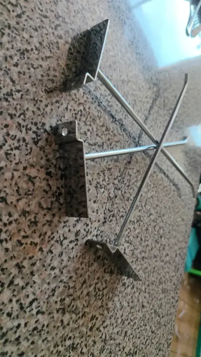 Gancho de metal para colgar herramientas - miniatura 3