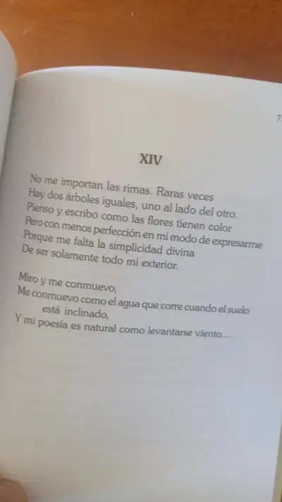 Antología Esencial de Fernando Pessoa Edición Bilingüe - miniatura 3