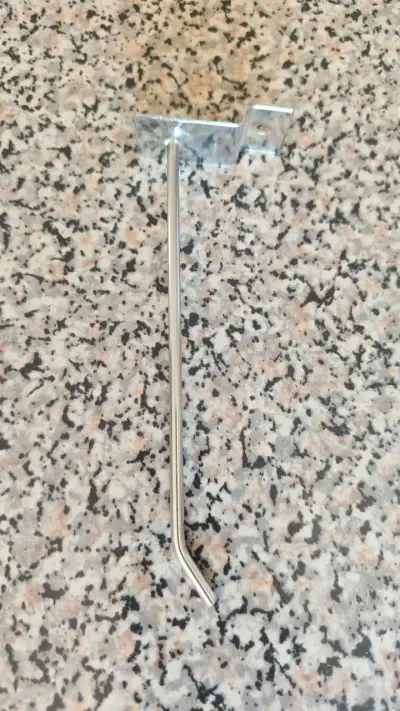 Soporte de metal para estantes - miniatura 1