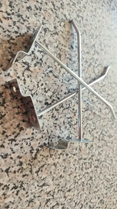 Soporte de metal para estantes - miniatura 3