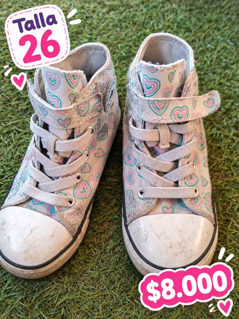 Zapatillas de Niña Talla 26 con Diseño de Corazones