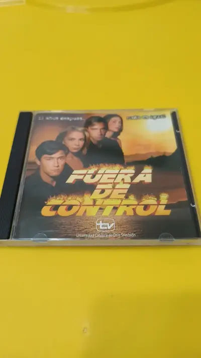CD Banda Sonora Fuera de Control - miniatura 1