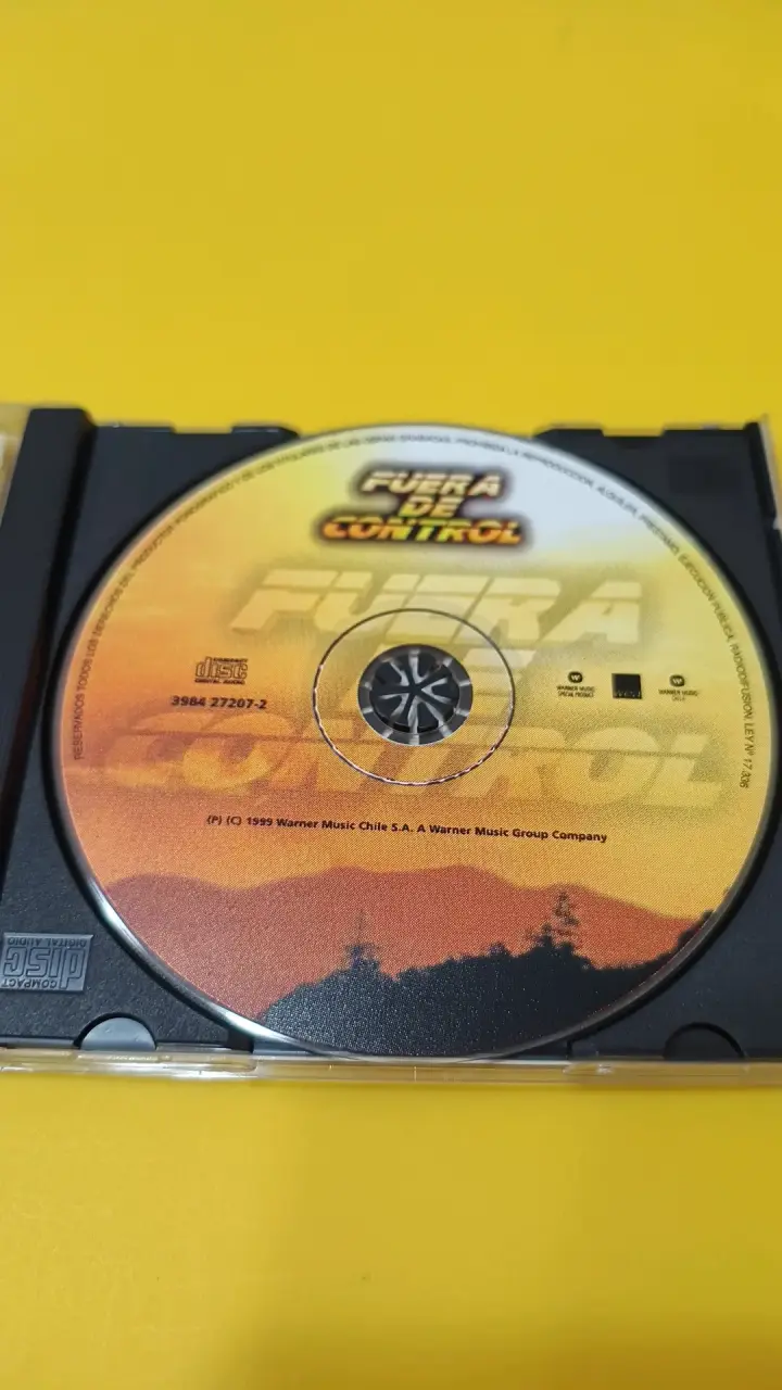 CD Banda Sonora Fuera de Control - 3
