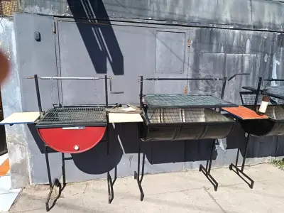Parrilla metálica para asados al aire libre - miniatura 1