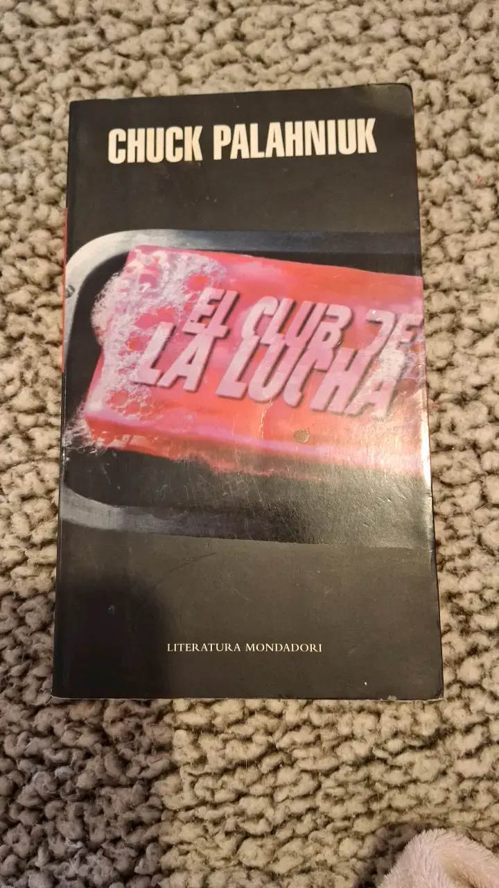 Libro 'El Club de la Lucha' de Chuck Palahniuk - 1