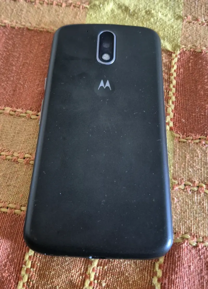 Smartphone Motorola en buen estado - 2