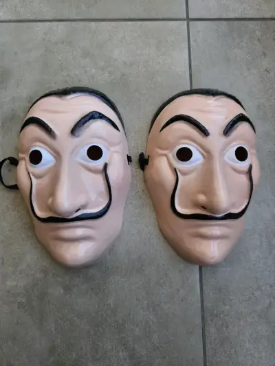 Máscaras de disfraz Salvador Dalí con elástico - miniatura 1