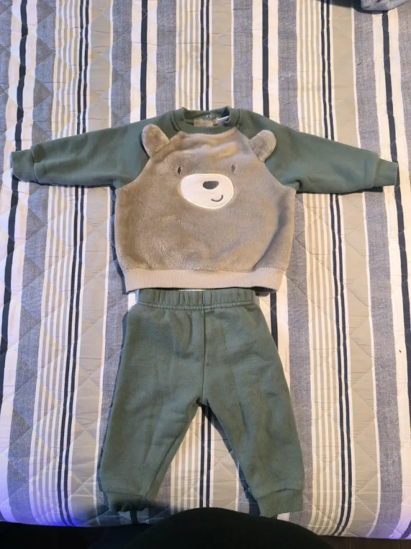 Conjunto de bebé con diseño de oso