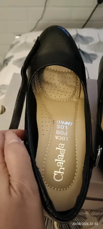 Zapatos de tacón negros con correa Chalad Paris - miniatura 3