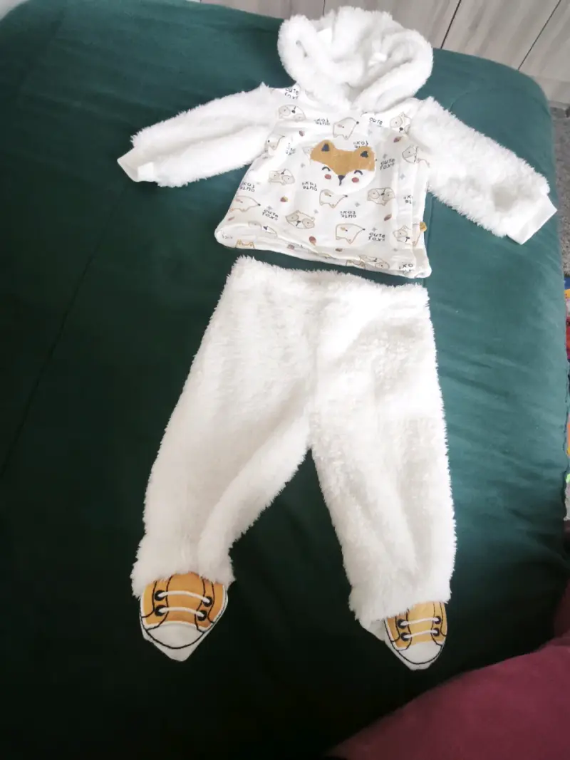 Conjunto infantil polar blanco con capucha - 1