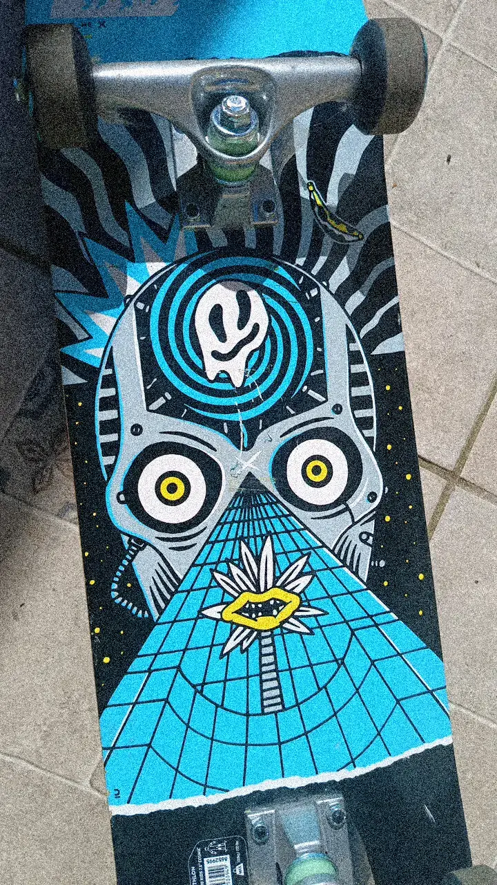 Skateboard con diseño gráfico y ruedas Decathlon - 4