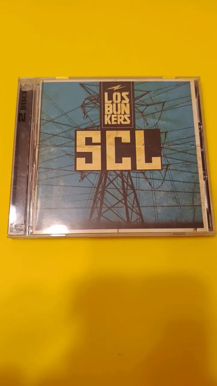 Álbum doble Los Bunkers SCL en CD + BR - 1
