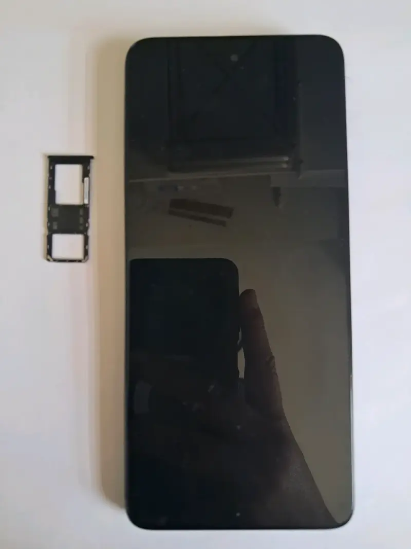 Smartphone Motorola con triple cámara y pantalla Full HD+ - 1