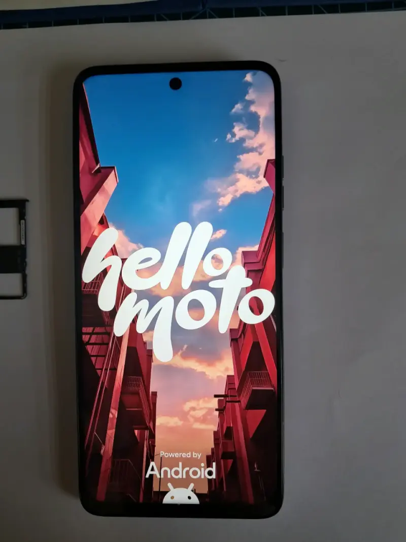 Smartphone Motorola con triple cámara y pantalla Full HD+ - 3