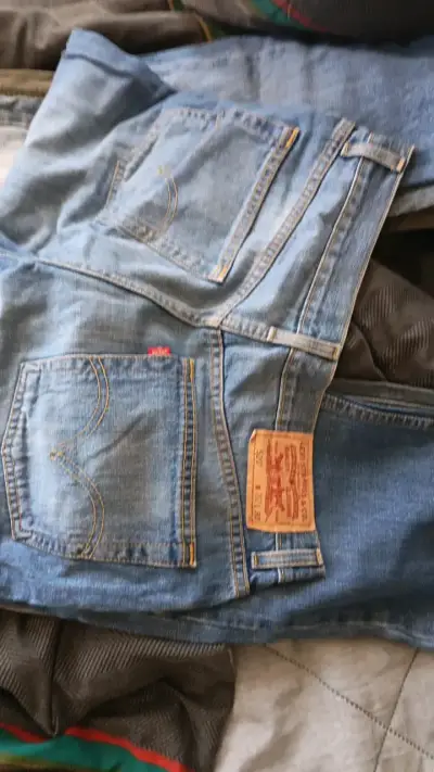 Jeans Levi's 520 Red Tab Básicos Azul - miniatura 2