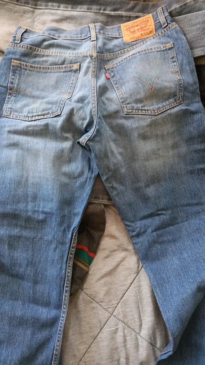 Jeans Levi's 520 Red Tab Básicos Azul - 3