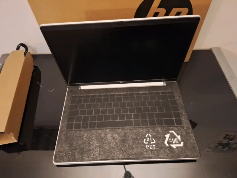 Laptop HP ProBook 445 g10 16GB RAM y 1TB SSD - 1