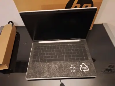 Laptop HP ProBook 445 g10 16GB RAM y 1TB SSD - miniatura 1