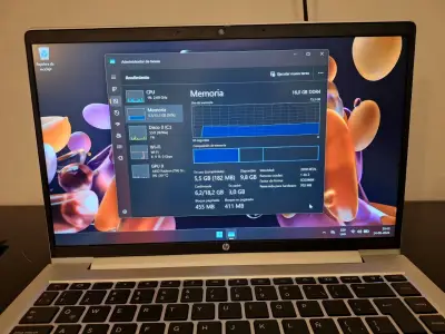Laptop HP ProBook 445 g10 16GB RAM y 1TB SSD - miniatura 2