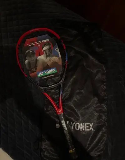 Raqueta de Tenis Yonex Vcore 98 Scarlet 305g - miniatura 2