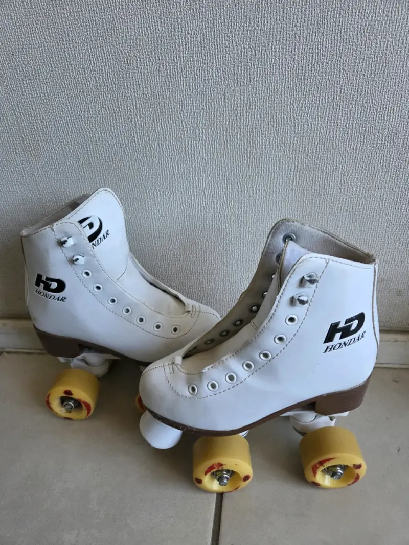 Patines de Cuatro Ruedas Blancos Hondar - 3