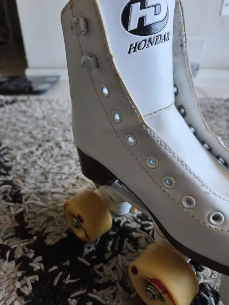 Patines de Cuatro Ruedas Blancos Hondar - 4
