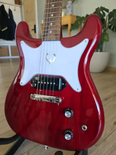 Guitarra Eléctrica Epiphone Coronet Cherry (P-90) - miniatura 2