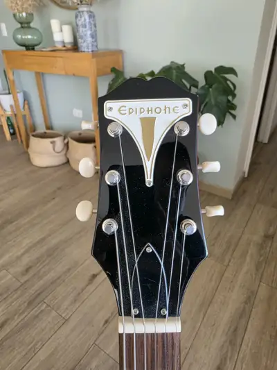 Guitarra Eléctrica Epiphone Coronet Cherry (P-90) - miniatura 3