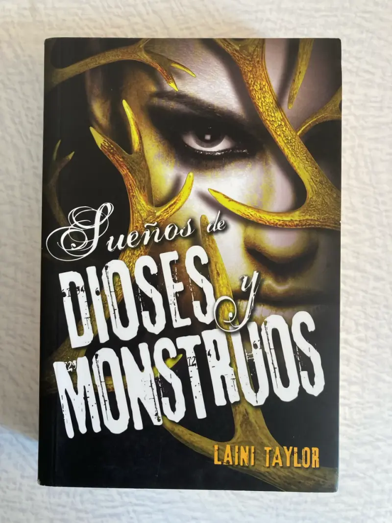 Libro Sueños de Dioses y Monstruos de Laini Taylor - 1