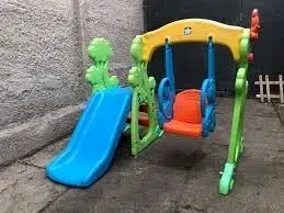Columpio y resbalín infantil de plástico - miniatura 1