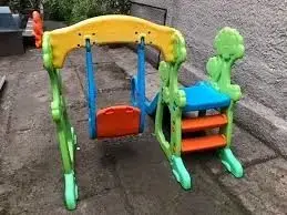 Columpio y resbalín infantil de plástico - 2