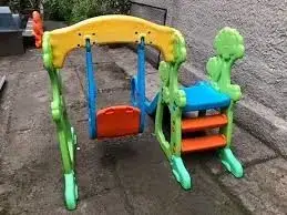 Columpio y resbalín infantil de plástico - miniatura 2