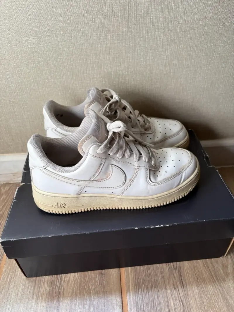 Zapatillas deportivas Nike Air Force 1 blancas - 2