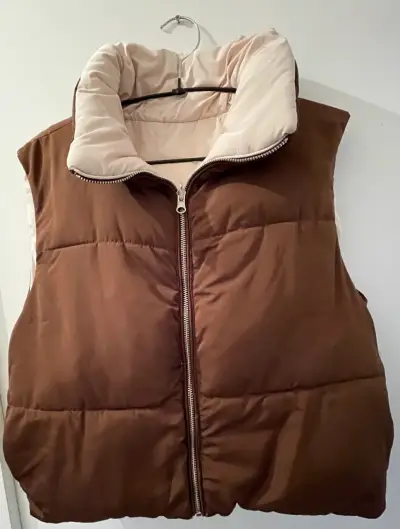 Chaleco reversible acolchado beige y marrón - miniatura 2